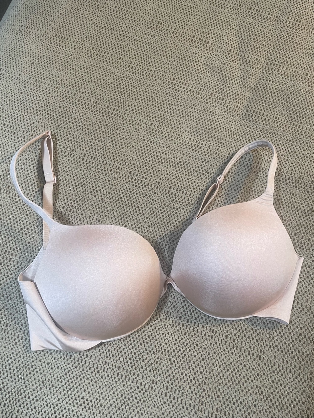 SKIMS FITS EVERYBODY T-Shirt Demi Bra